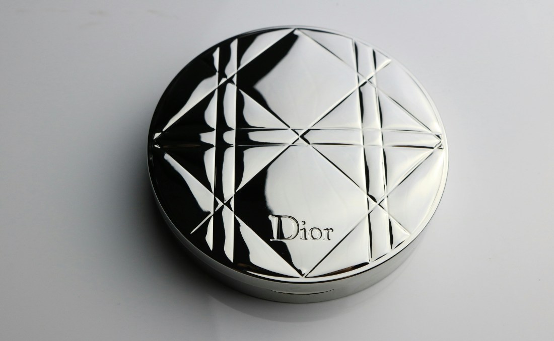 Dior puder u pakovanju.