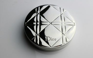 Dior puder u pakovanju.